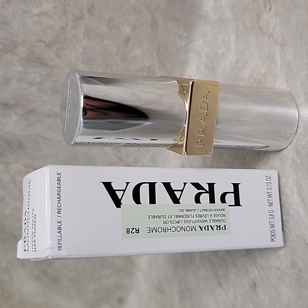 prada monochrome Hyoermatte lipstick